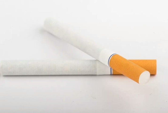 Bahaya Langsung Merokok Saat Berbuka Puasa
