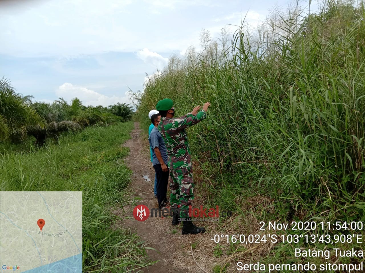 Babinsa Desa Tasik Raya Koramil 12/Batang Tuaka Lakukan Patroli Karhutla