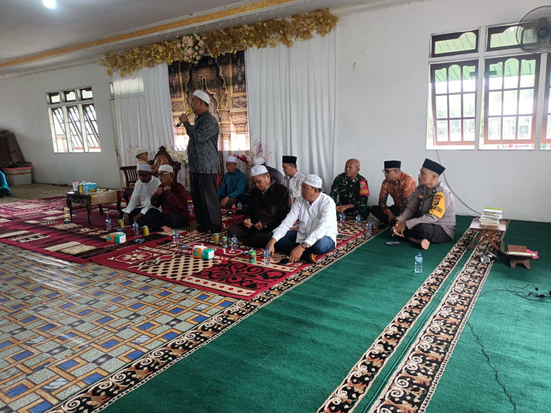 Semangat Keimanan di Tanjung Lajau: Babinsa Koramil 04/Kuindra Ikuti Peringatan Isra Mi'raj