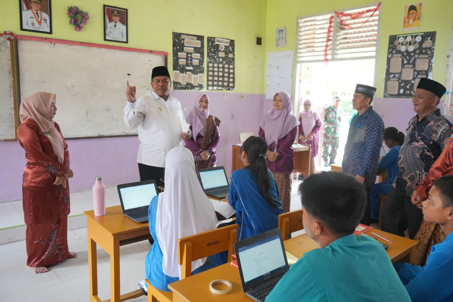 Bupati Alfedri; Bujang Kampung Sebagai Sarana Bersilahturahmi dan Berikan Pelayanan Publik Langsung Untuk Masyarakat Bupati Alfedri; Bujang Kampung Sebagai Sarana Bersilahturahmi dan Berikan Pelayanan Publik Langsung Untuk Masyarakat