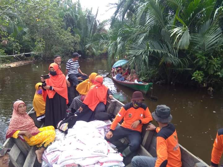 DPD PKS Asahan Berikan Paket Sembako