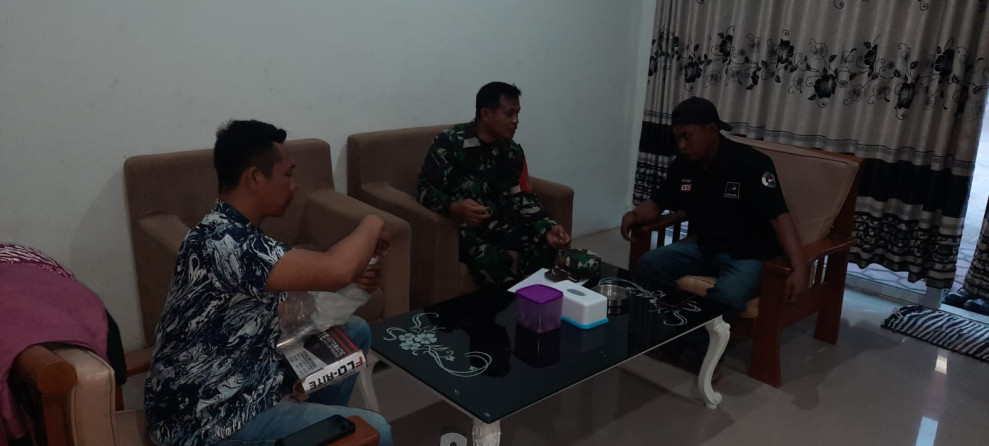 Koramil 07/Reteh Bantu Dampingi Hanpangan Para Petani di Persawahan