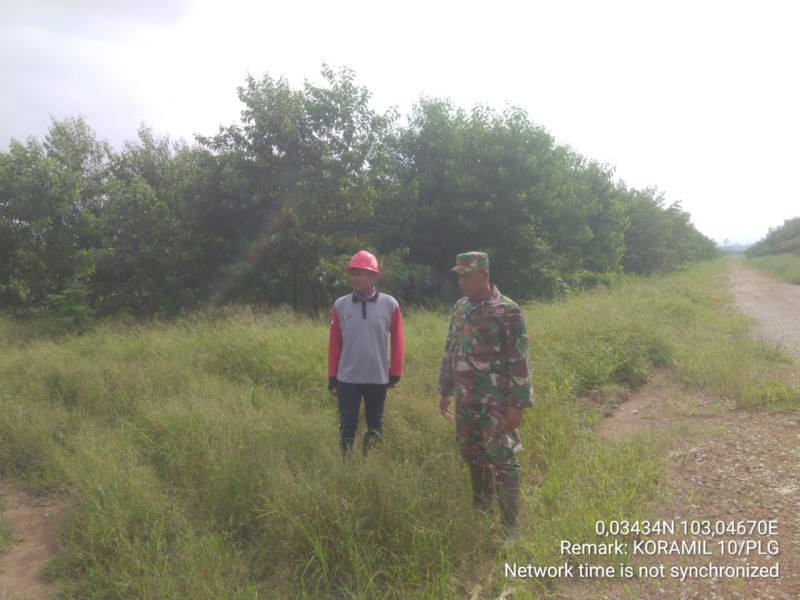Pada Patroli, Babinsa Koramil 10/Pelangiran Tekankan Untuk Terus Pemantauan Lahan dan Hutan
