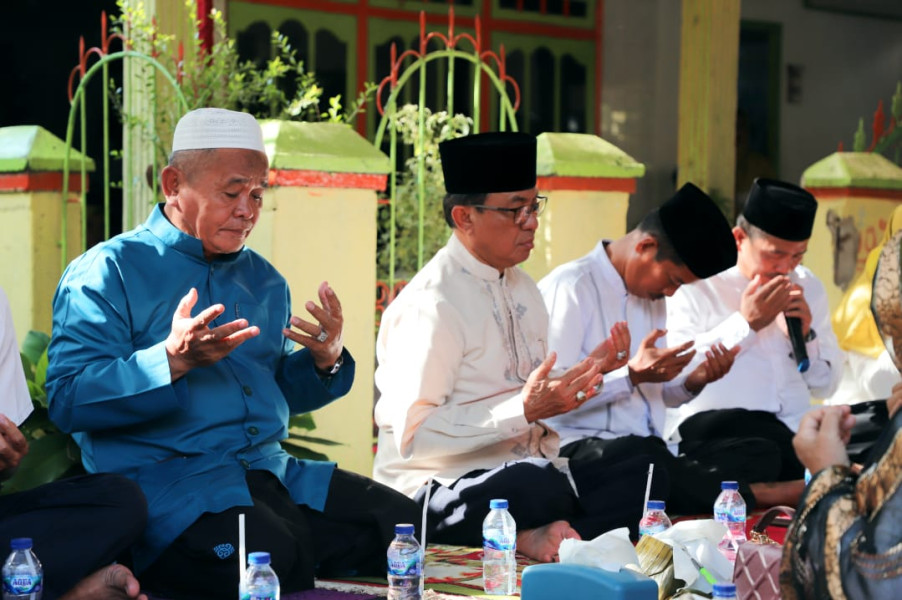 Mengawali Tahun Baru Hijriah, Bupati Inhil H.M.Wardan Hadir di Majelis Ta’lim Al Hidayah Tahsinul Quran Al Barzanji.