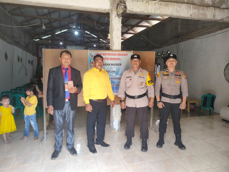 Jajaran Polsek Kempas Berikan Pengamanan Perayaan Ibadah Paskah Tahun 2024 di Gereja dan Rumah Ibadah