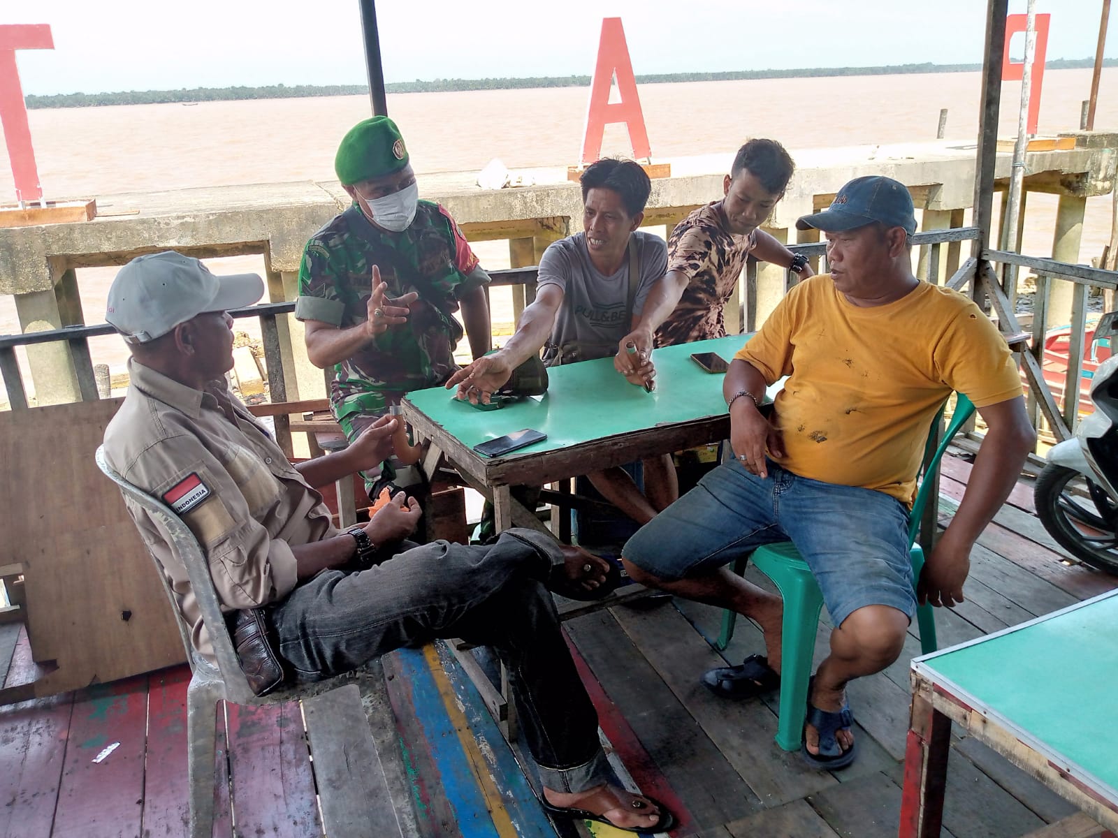 Upaya Jalin Hubungan Baik, Sertu K. Panjaitan Terus Lakukan Komsos Di Wilayah Binaan