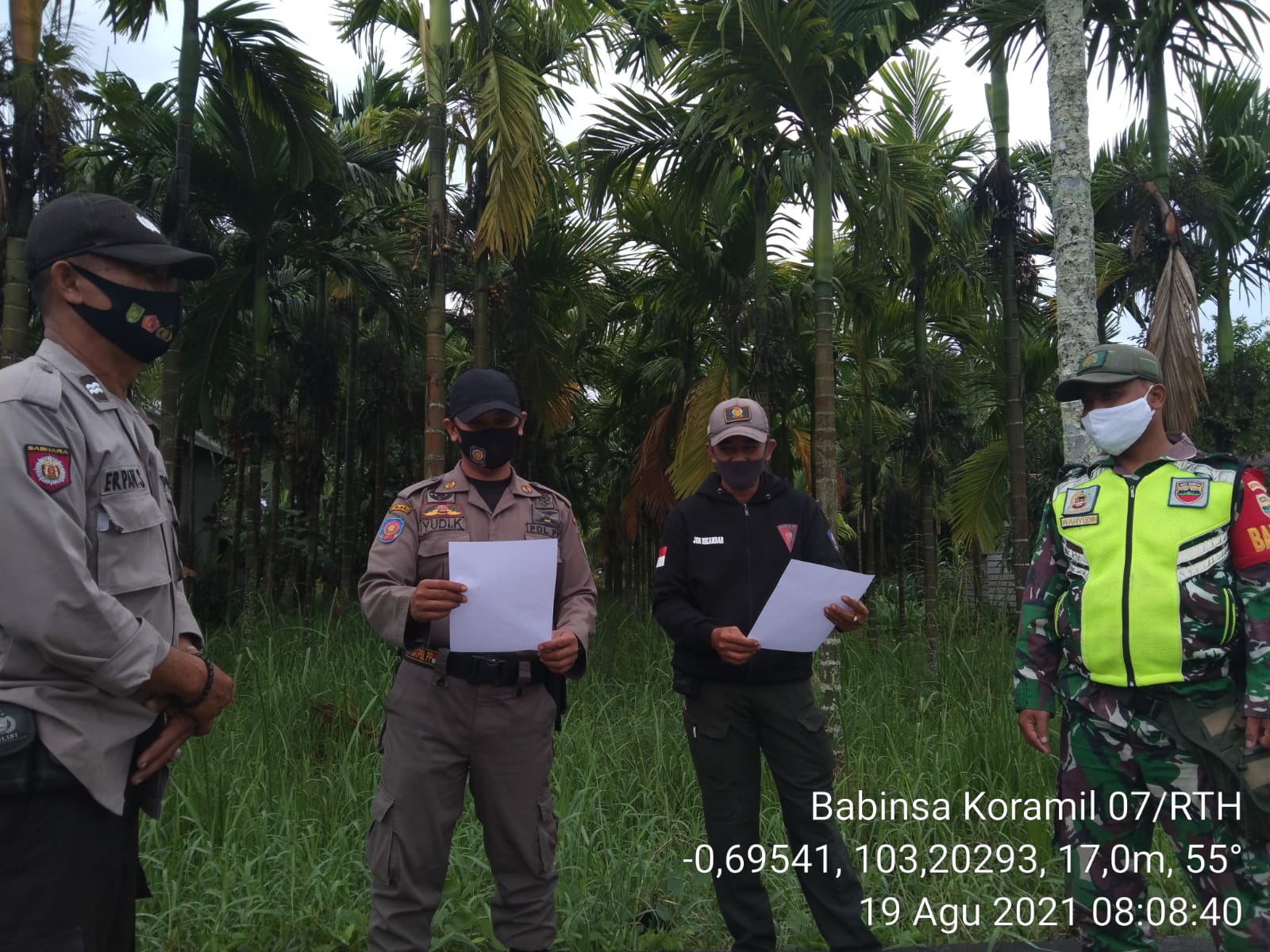 Pencegahan dan Sosialisasi Karhutla Terus Dilakukan Babinsa Koramil 07/Reteh dan Polsek