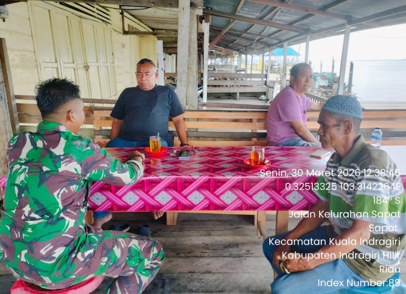 Babinsa Koramil 04/Kuindra Himbau Masyarakat Jaga Keamanan dan Tanam Jiwa Patriot