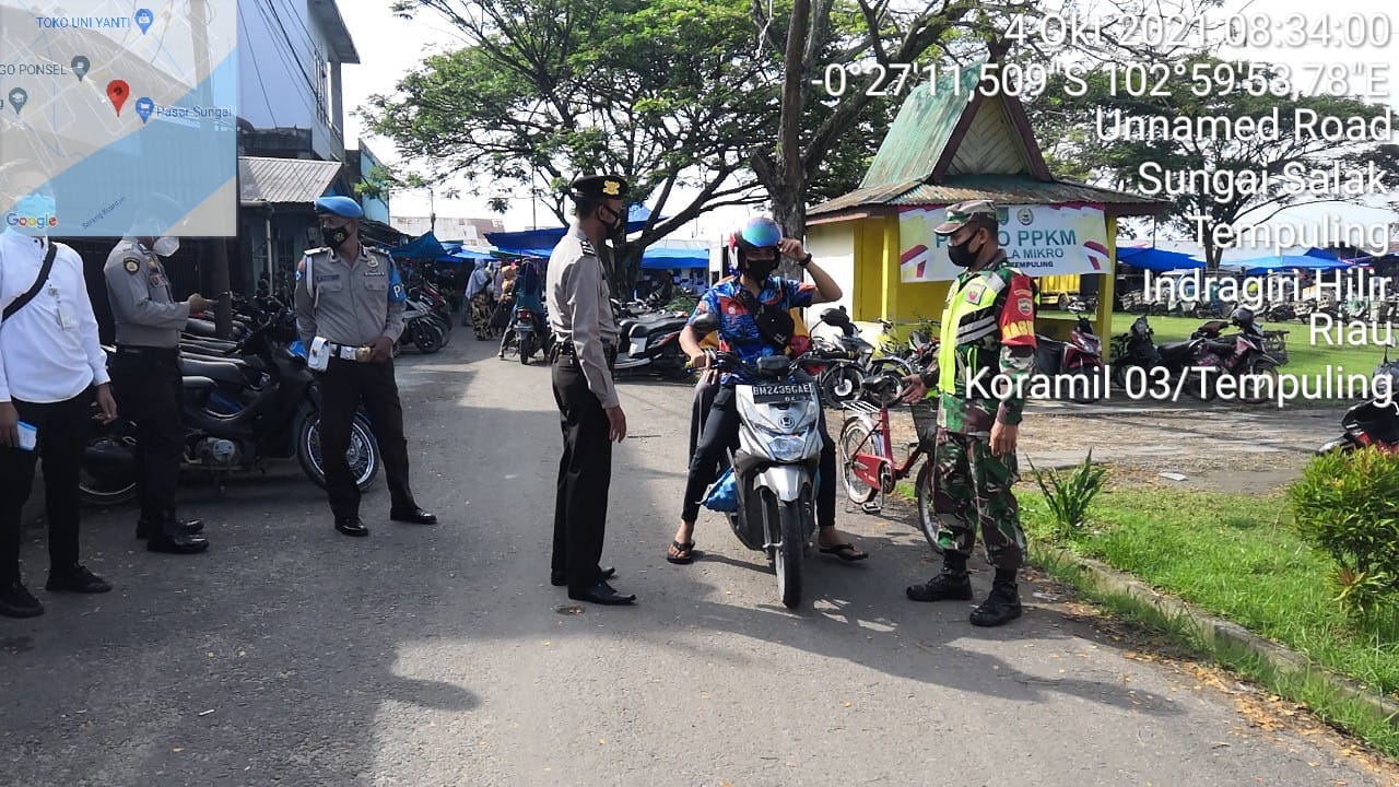 Babinsa 03/Tempuling Lakukan Penegakan Prokes dan Himbau Warga Terapkan 5M