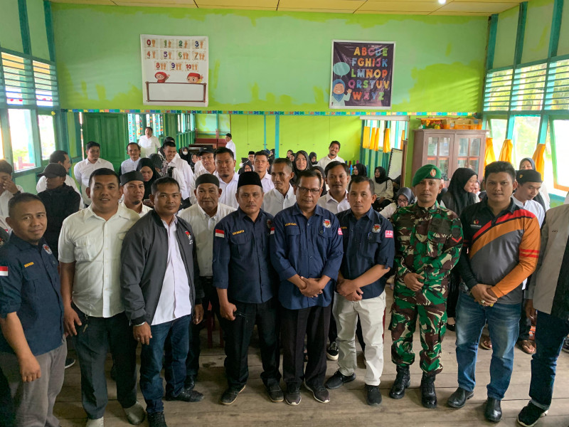 Babinsa Koramil 05/Gas Kopda Umar Nasution Dampingi Pelantikan KPPS Di Kelurahan Teluk Pinang