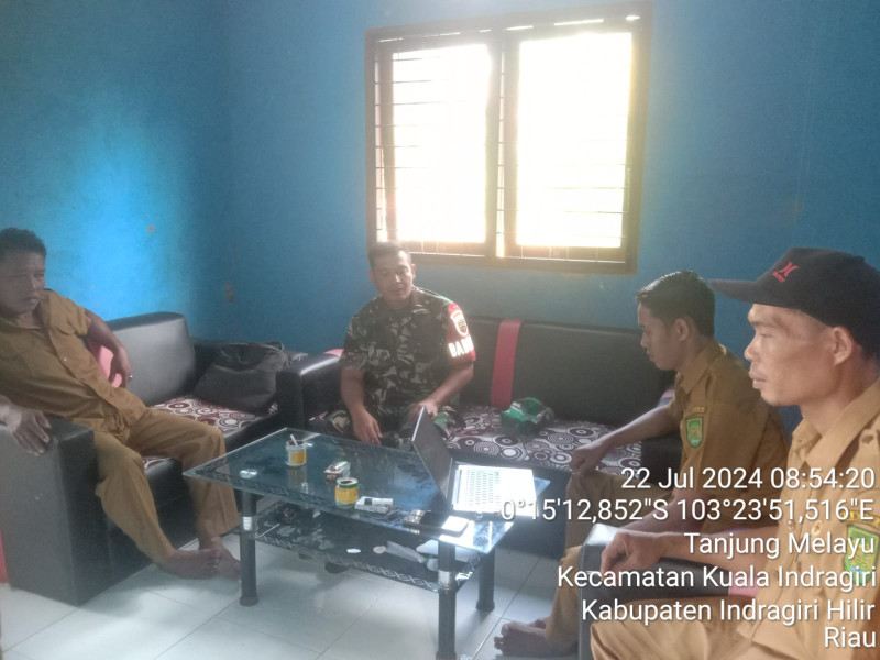 Bersama Apdes, Babinsa Koramil 04/Kuindra Bahas Persiapan Latihan Pasukan Penggerak Bendera 17 Agustus