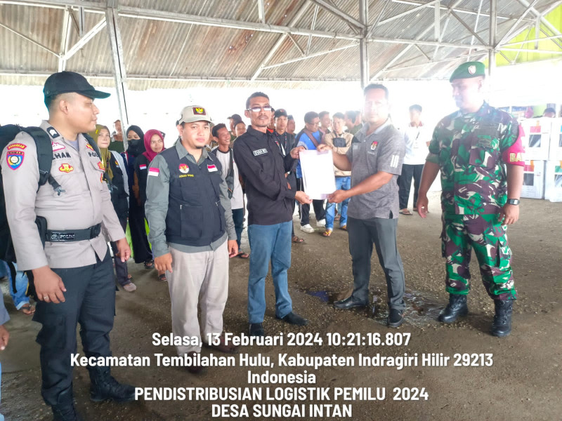 Sungai Intan : H-1 Pendistribusian Logistik dan Kotak Suara Pemilu Rampung dan Berjalan dengan Lancar