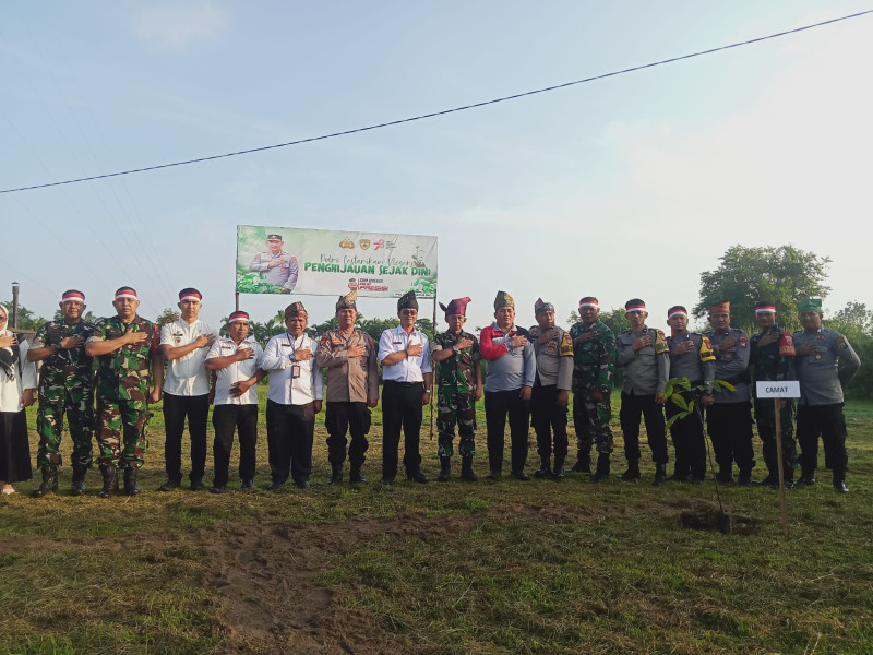 Lestarikan Negeri Penghijauan Sejak Dini, Koramil 03/Tpl Ikut Serta Tanam Ribuan Pohon