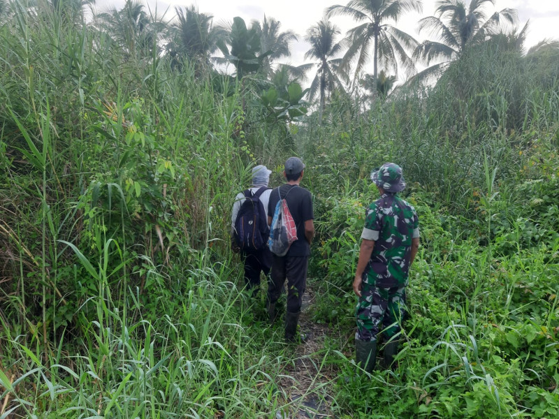 Babinsa Serda Ramli Telusuri Hutan dan Lahan Guna Cegah Kebakaran