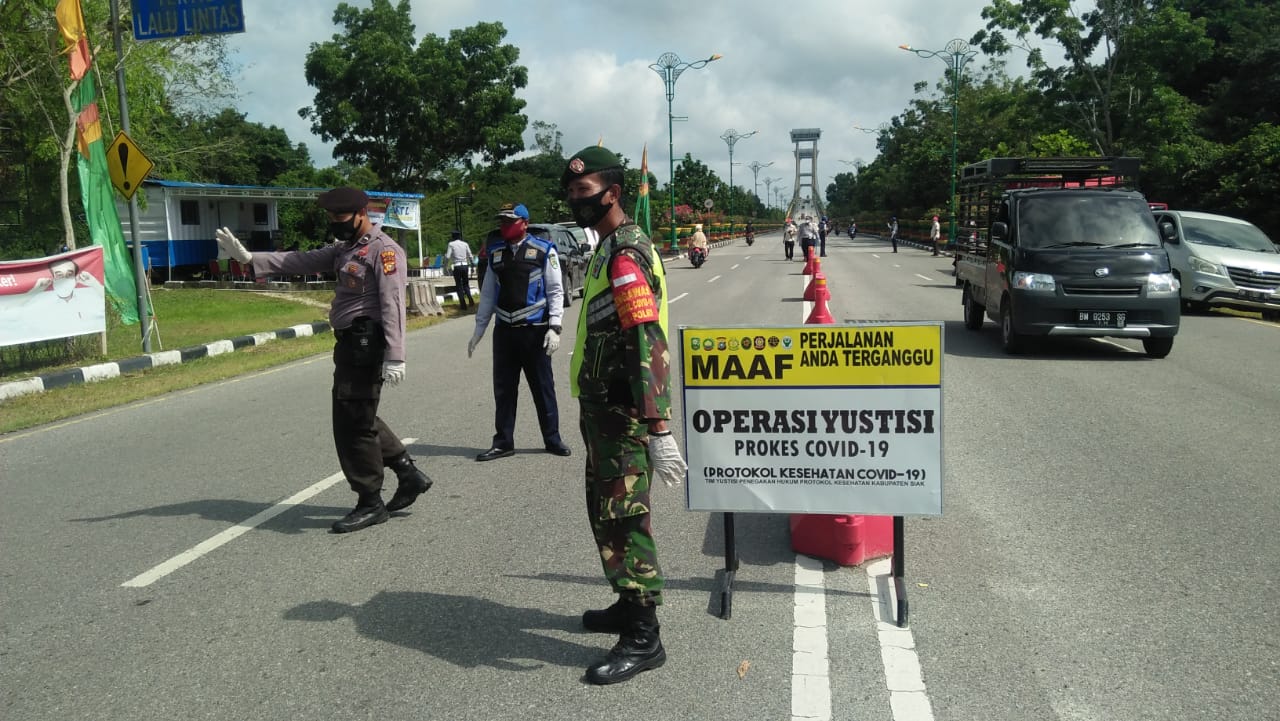 Koramil 03/Siak Kodim 0303/Bengkalis Bersama Aparat Gabungan Gelar Operasi Penegakan Disiplin Protok