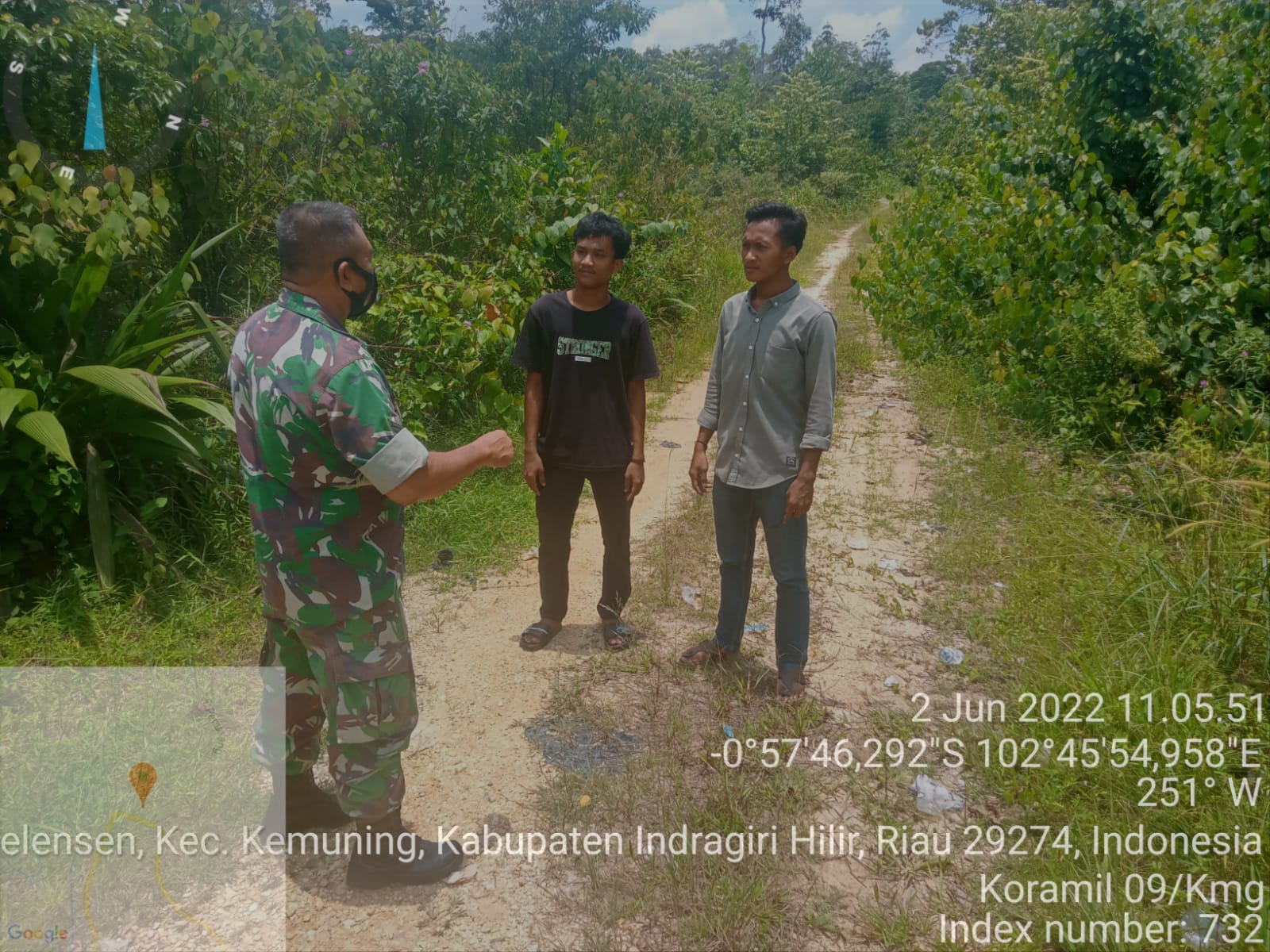 Sertu S. Sembiring Laksanakan Patroli Karlahut Untuk Mencegah Kebakaran