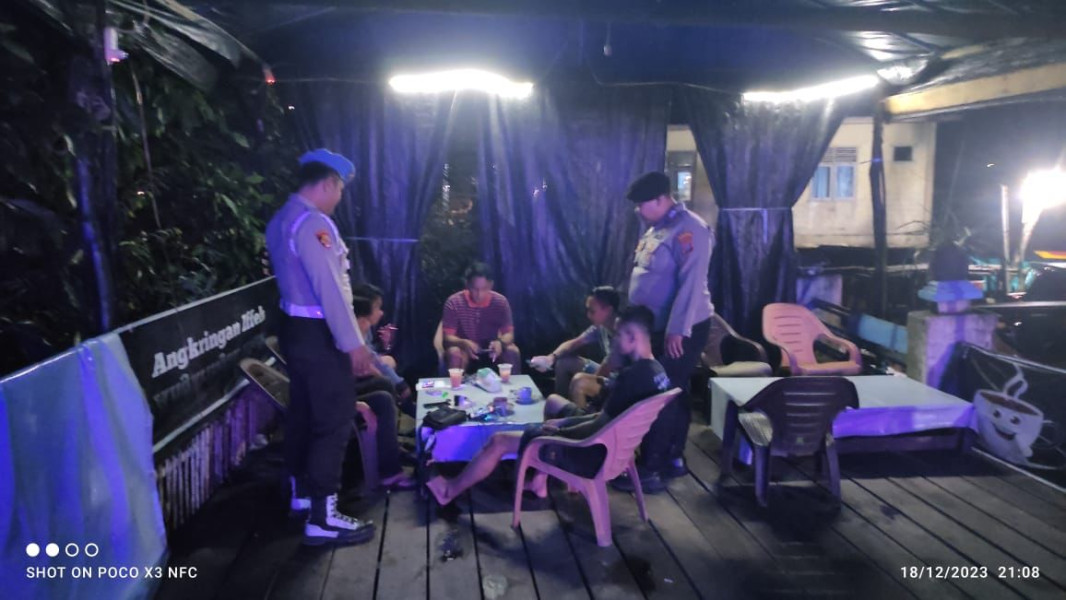 Personil Polsek Gaung Melaksanakan Sambang dan Patroli Di Kelurahan Kuala Lahang