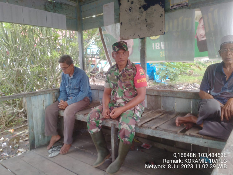 Tingkatkan Keamanan dan Silaturahmi Bersama Babinsa Koramil 10/Pelangiran Untuk Mencapai Hidup Rukun dan Damai