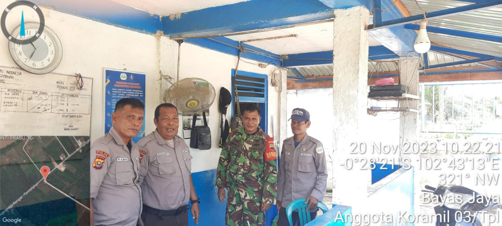 Komsos Dengan Security, Babinsa 03/Tpl Serma Damrianto Himbau Tingkatkan Keamanan