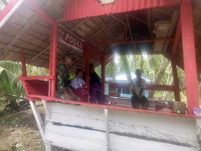 Babinsa Koramil 04/Kuindra Jalin Hubungan Silaturahmi Yang Erat Di Wilayah Binaan