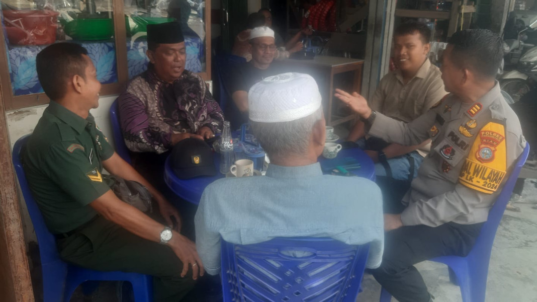 Dengan Komsos, Koramil 07/Reteh Serda Ramli Wujudkan Kebersamaan dan Kekompakan