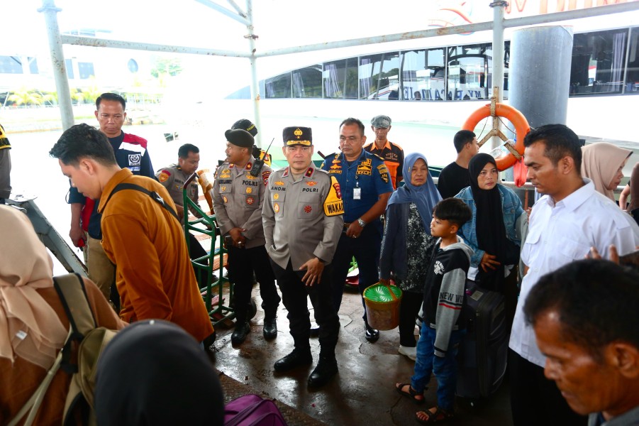 Operasi Ketupat 2025 Wakapolda Kepri Tinjau Langsung Arus Balik Lebaran dan Pelayanan Kepolisian di Batam