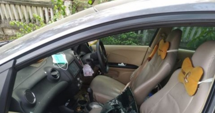 Usai Sholat, Pengacara Ini Kaget Lihat Mobilnya