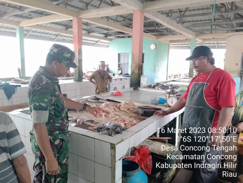 Serma Suhaidi Komsos Dengan Pedagang Pasar