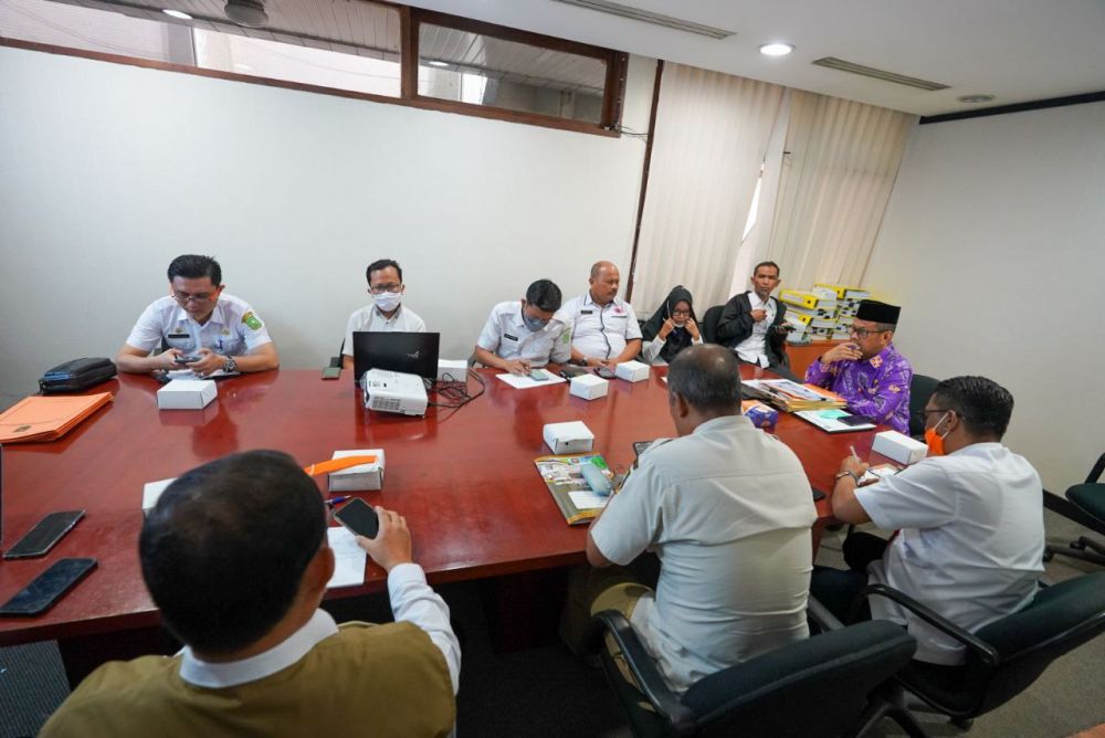 Asisten I Setdaprov Riau Pimpin Rapat Bahas Pelaksanaan Sub Urusan Kebakaran di Riau