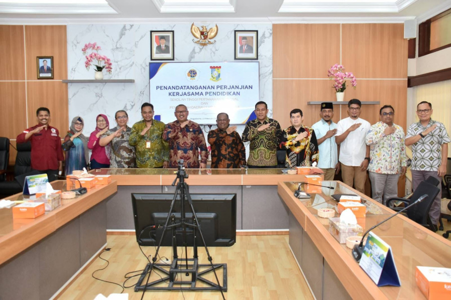 Tingkatkan Potensi SDM Yang Unggul, Pj Sekda Kampar Tandatangani MoU Bersama STPN Yogyakarta