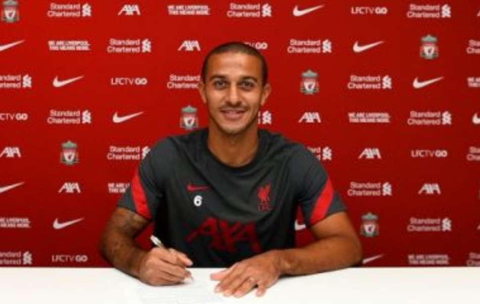 Resmi Gabung Liverpool, Thiago Alcantara Teken Kontrak Jangka Panjang