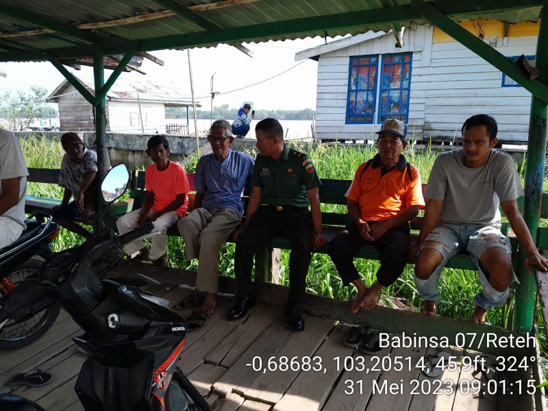 Koramil 07/Reteh Pelda Nofiandi Terus Jalankan Silaturahmi Dengan Warga