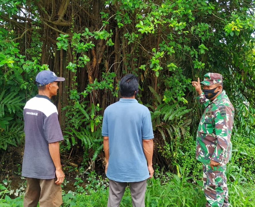 Patroli Karhutla di Kelurahan Metro Parit 2 oleh Babinsa Koramil 07/Reteh