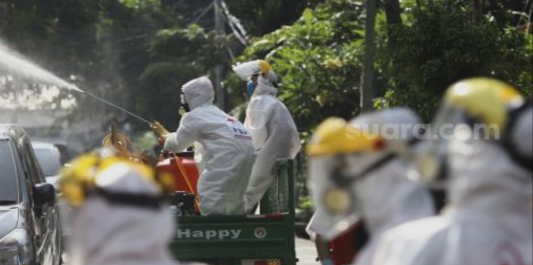 Perbedaan Mobil Penyemprot Disinfektan Indonesia vs Malaysia, Kocak Abis!, Lihat Disini  Perbedaan Mobil Penyemprot Disinfektan Indonesia vs Malaysia, Kocak Abis!, Lihat Disini