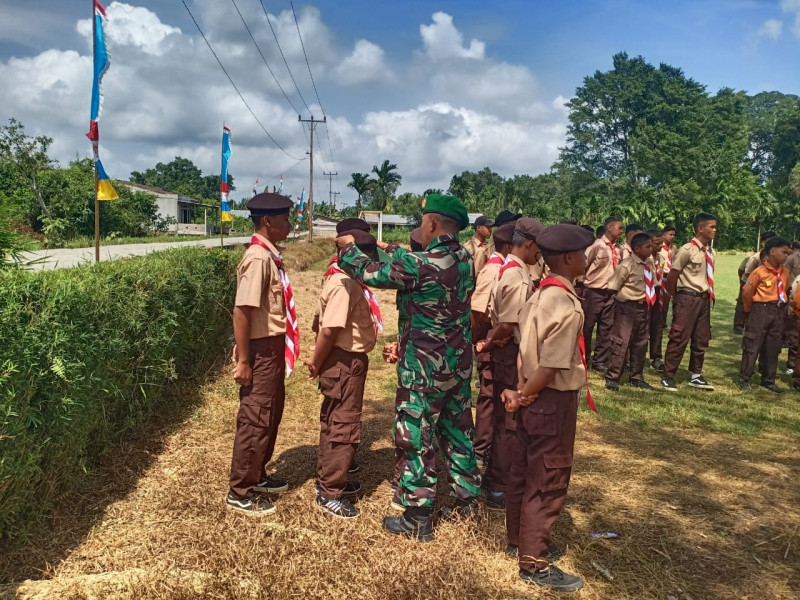 Dengan Adanya Kemah, Danramil 10/Plg Dampingi Kegiatan Perkemahan Selabu Kwartir Ranting 16
