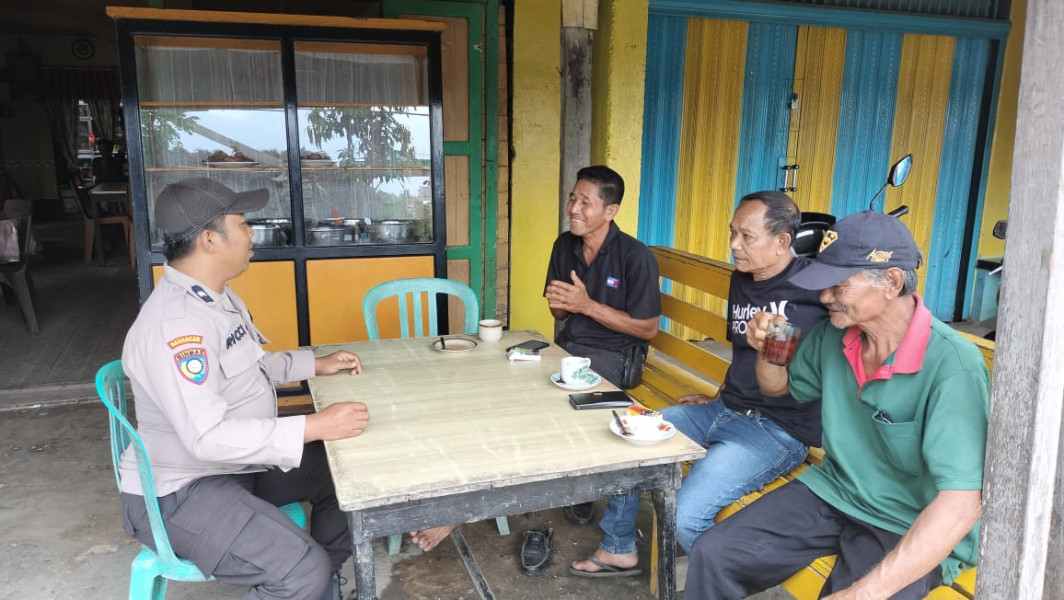 Personil Polsek Gaung, Aipda Rici Ronaldy Sampakan Pesan-pesan Kamtibmas Terhadap Masyarakat Kelurahan Kuala Lahang