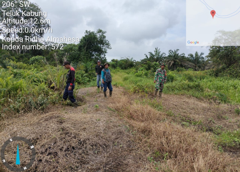Rutin Laksanakan Patroli Konsesi Mitigasi Bhabinsa 05/Gas Kopda Ridho di Dampingi Masyarakat dan Security