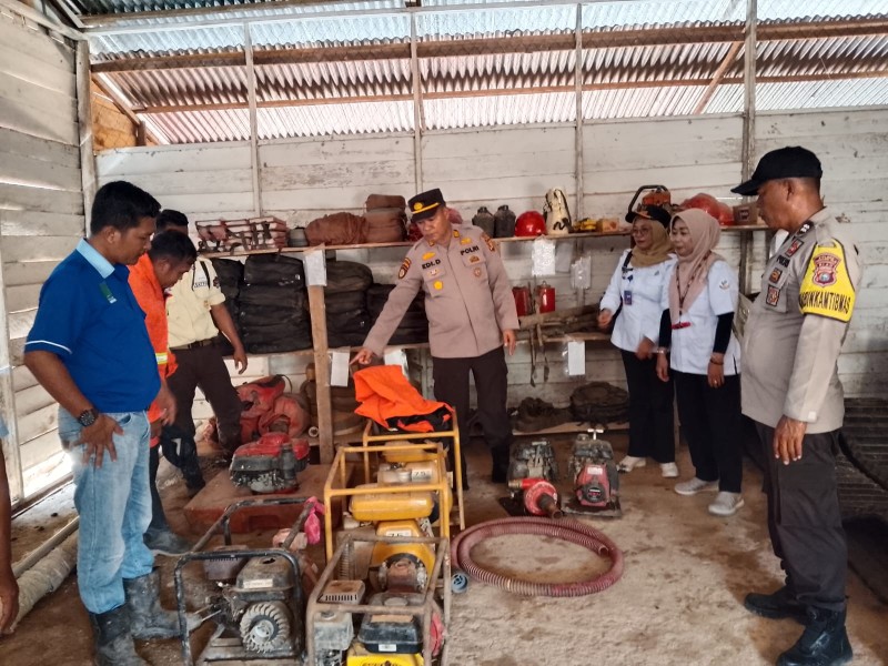 Di PT SAL Gaung, AKP Edi Dalianto Cek Alat Pemadam, Siapkan Inhil Hadapi El Nino dan Karhutla