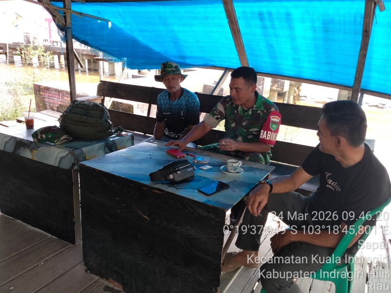 Babinsa Koramil 04/Kuindra Tekankan Pentingnya Komsos dalam Kehidupan Masyarakat Sehari-hari