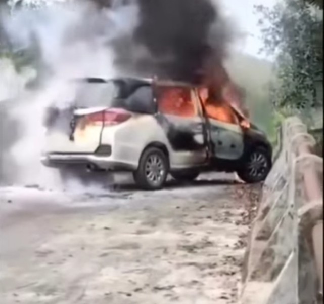 Kebakaran Mobil di Parit 23 Inhil, Pecatan Polisi dan Teman Wanita Alami Luka Bakar