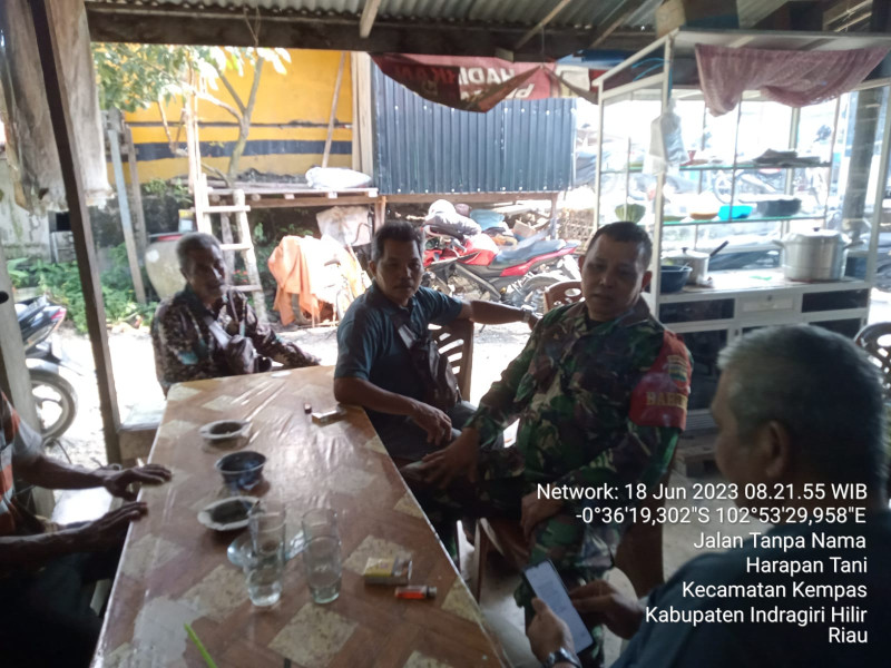 Pererat Hubungan TNI Dengan Masyarakat, Babinsa 03/Tpl Komsos Bersama Tomas