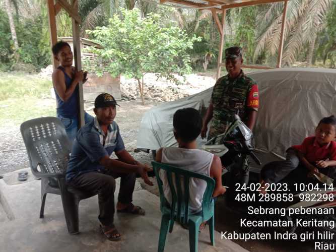 Galakkan Tertib dan Rapi Di Desa Melalui Komsos Babinsa Koramil 09/Kemuning