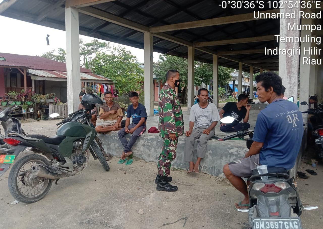 Babinsa 03/Tempuling Bina Keakraban dengan Tokoh Pemuda