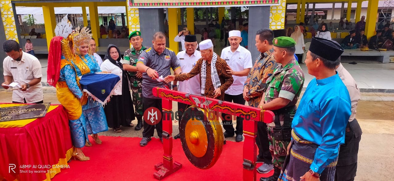Bupati Inhu Resmikan Pasar Rakyat Desa Pekan Heran Rengat Barat  Bupati Inhu Resmikan Pasar Rakyat Desa Pekan Heran Rengat Barat