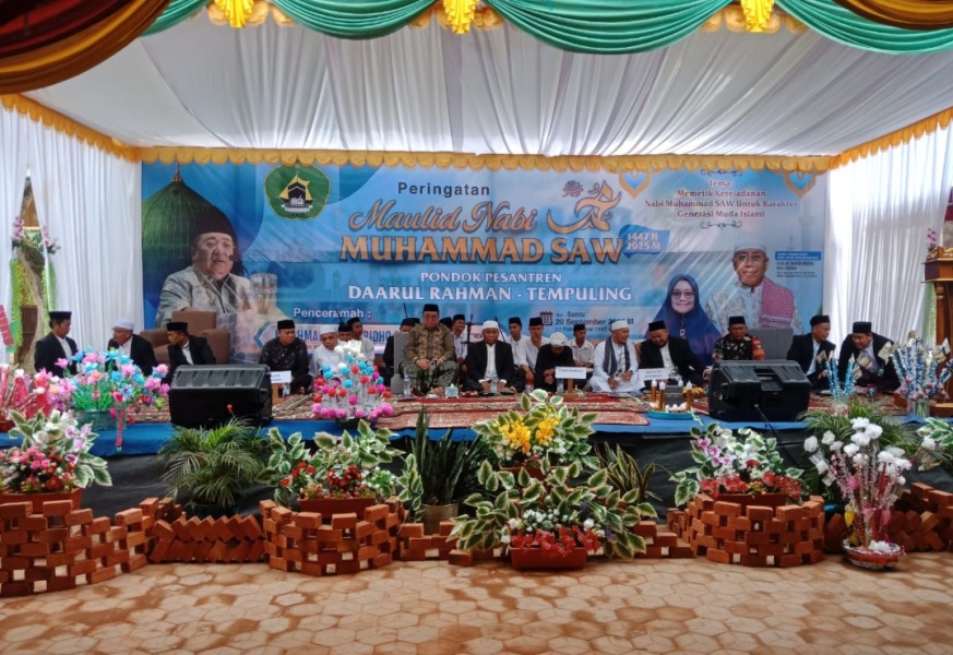 Babinsa Koramil 03/Tempuling Hadir dalam Semarak Peringatan Maulid Nabi di Ponpes Darul Rahman