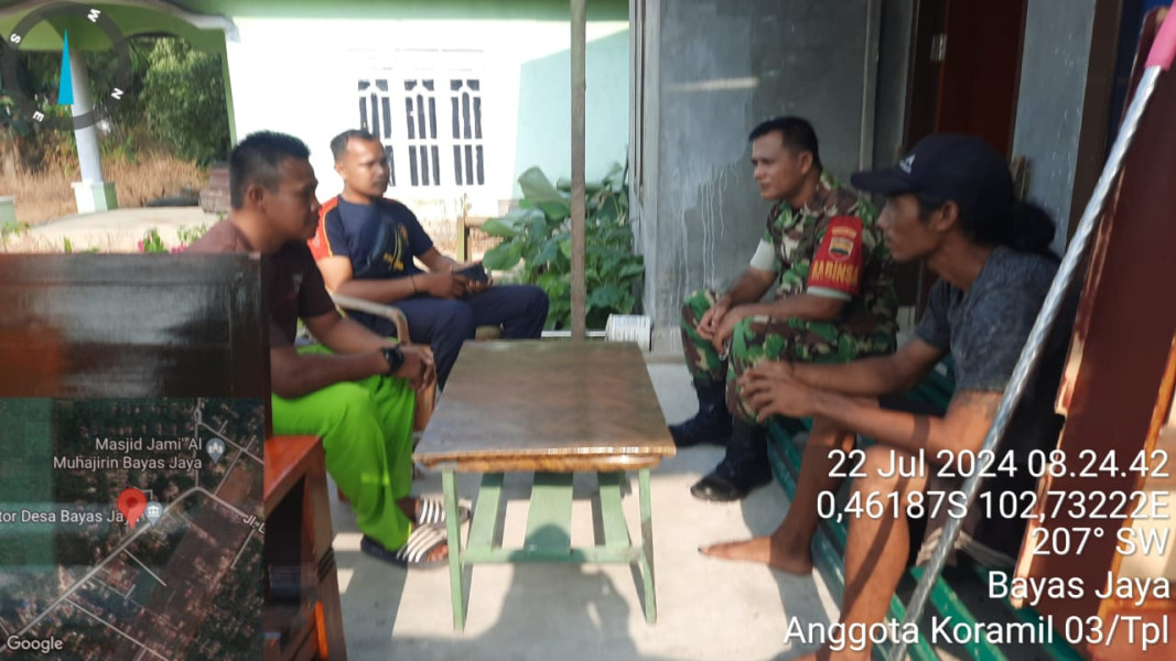 Ciptakan Keamanan Babinsa 03/Tpl Serma Damrianto Komsos Dengan Security