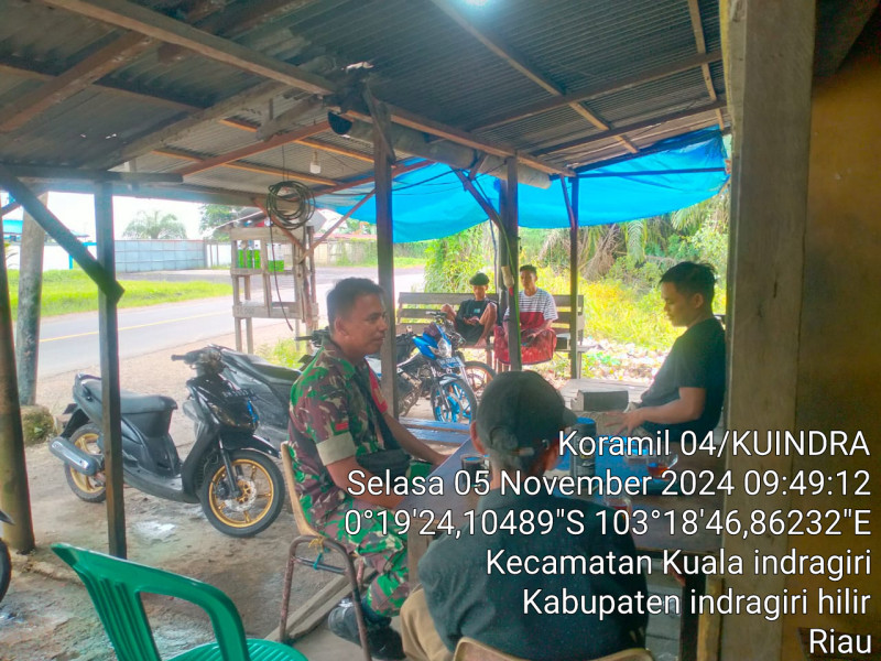 Ciptakan Situasi yang Harmonis Melalui Komsos Dengan Babinsa Koramil 04/Kuindra