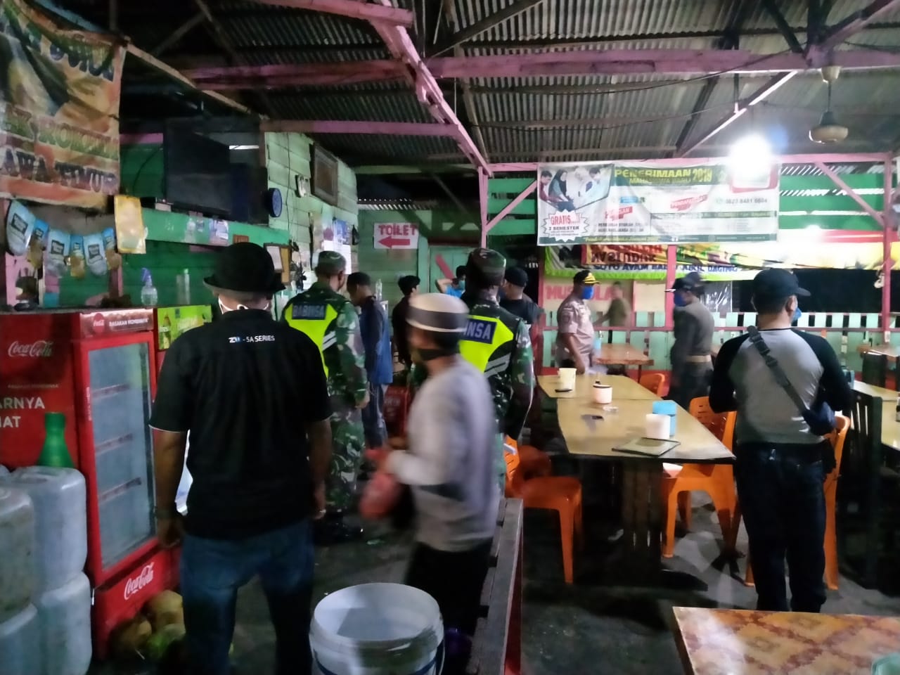 TNI dan Polri, Satpol PP Kab. Siak Bersama Upika Kec. Siak Laksanakan Patroli Malam TNI dan Polri, Satpol PP Kab. Siak Bersama Upika Kec. Siak Laksanakan Patroli Malam