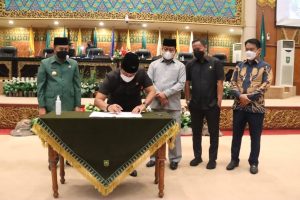 DPRD Provinsi Riau Gelar Rapat Paripurna Persetujuan Dan Pendapat Akhir Kepala Daerah