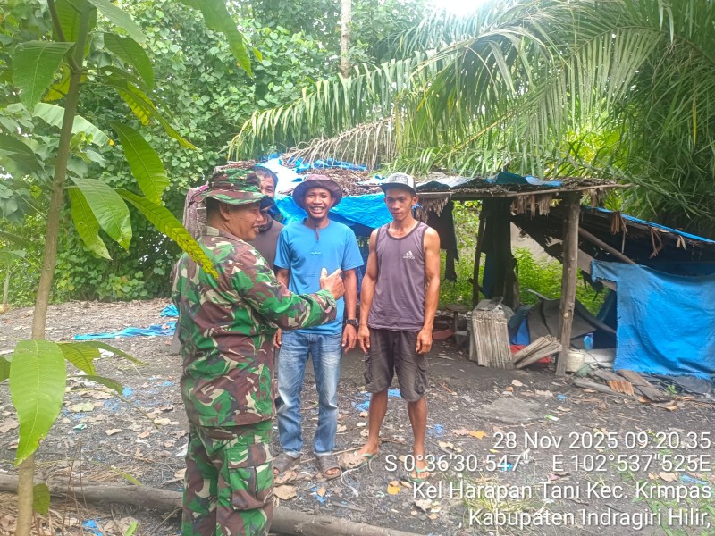 Serka NG. Sipayung: Komsos Ala Babinsa, Bincang Santai di Tengah Kesibukan Warga